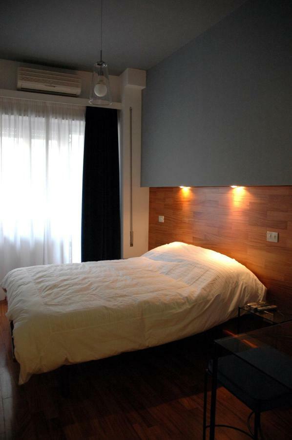 B&B Bed And Business Rome Exterior photo